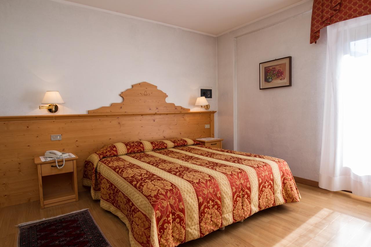 Hotel Al Prato Fiera Di Primiero Luaran gambar