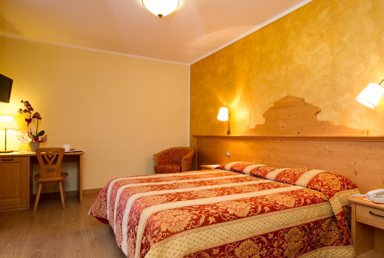 Hotel Al Prato Fiera Di Primiero Luaran gambar