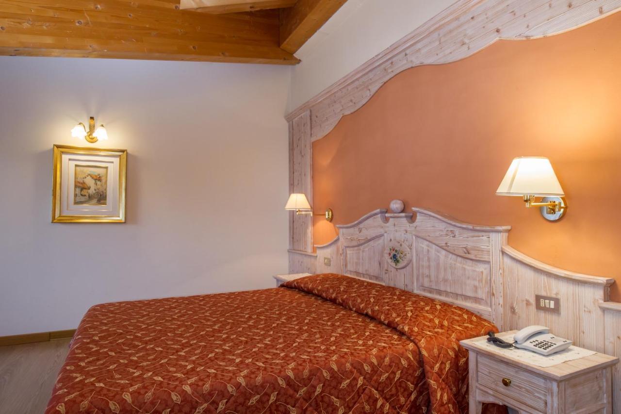 Hotel Al Prato Fiera Di Primiero Luaran gambar